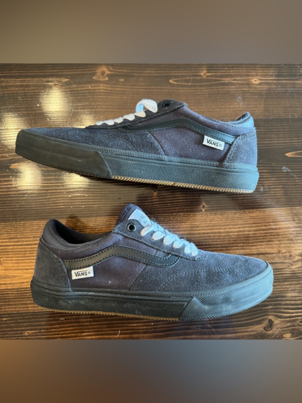 NWOB Vans Gilbert Crockett Suede Low-Top Sneakers in Charcoal and Black Size 7